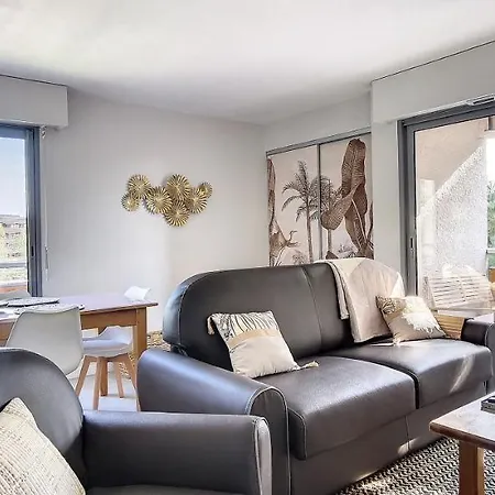 Le Frejus Plage, Superbe Appartement 600M De La Mer Apartment